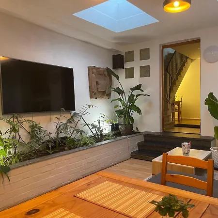 Center & Stadthaus, Zentrum