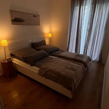Apartament Center & Stadthaus, Zentrum